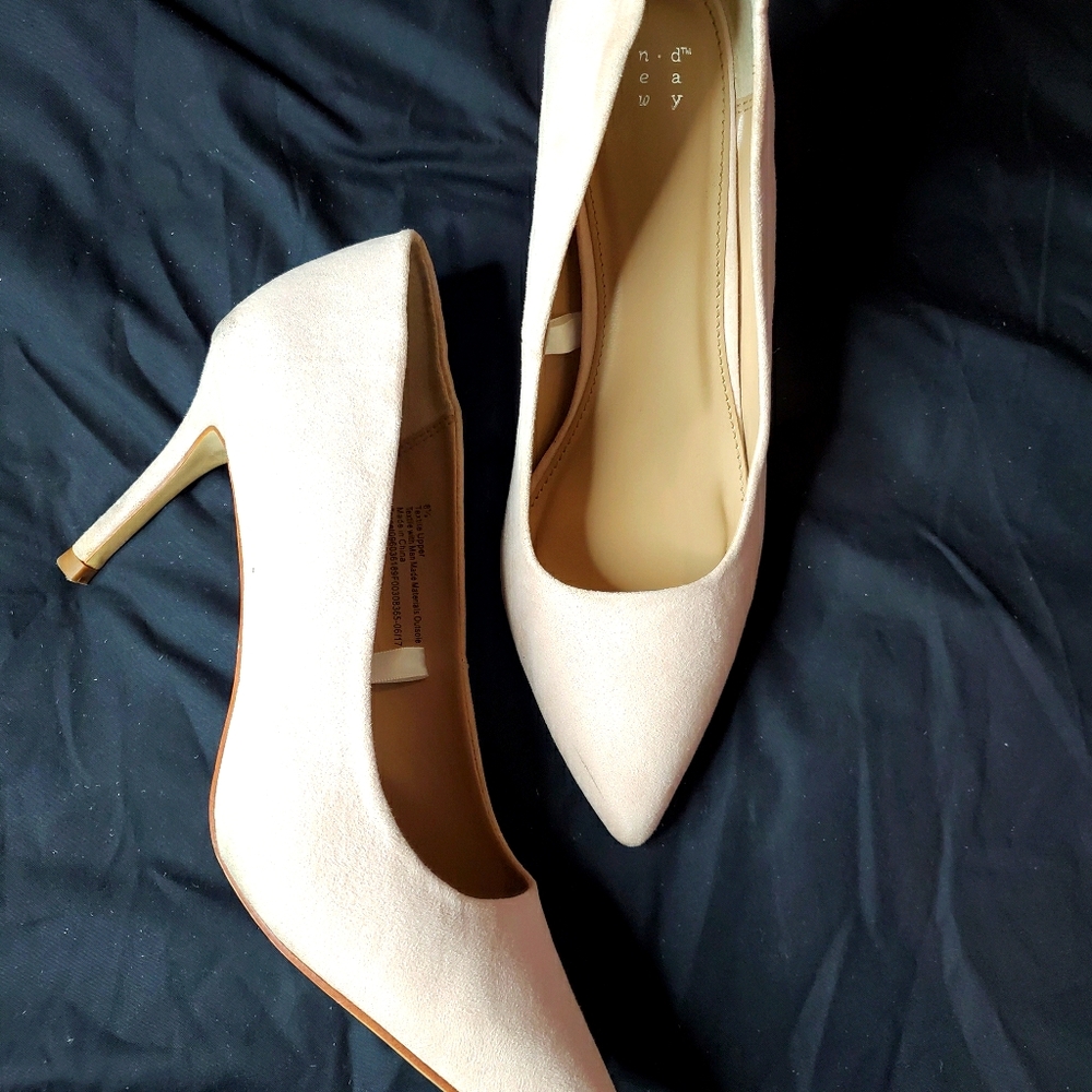 A New Day powder pink pointed toe heel